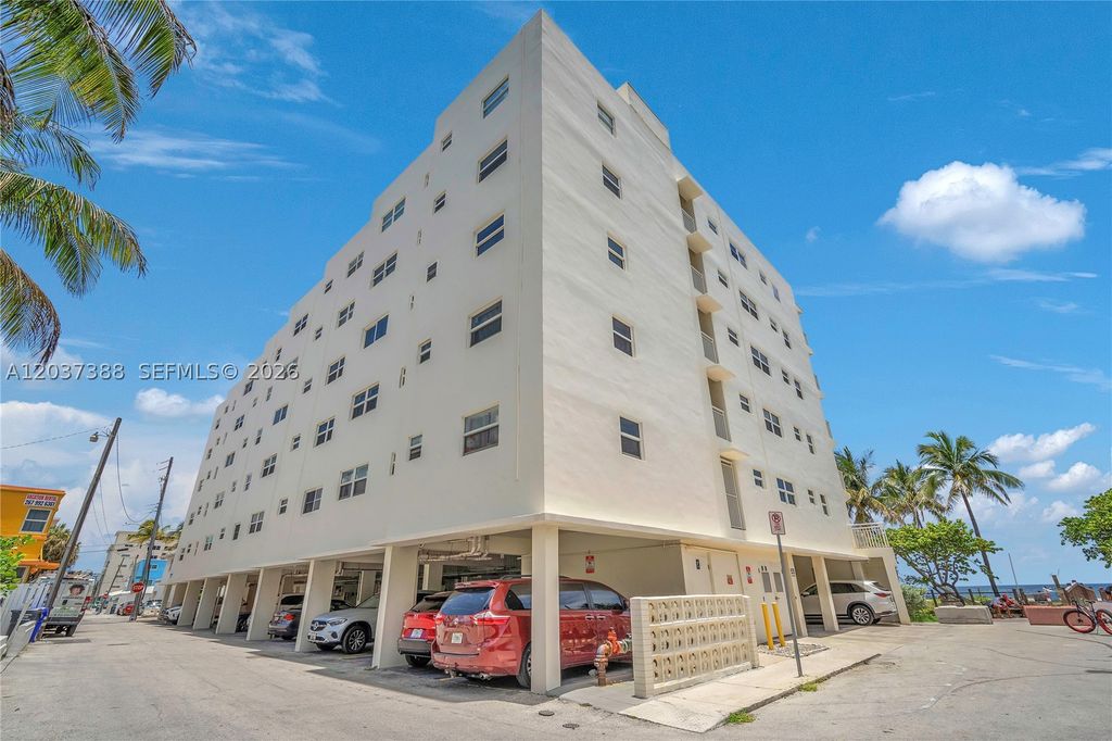 Photo of 901 S Surf Rd #506, Hollywood, FL 33019 (MLS # A12037388)