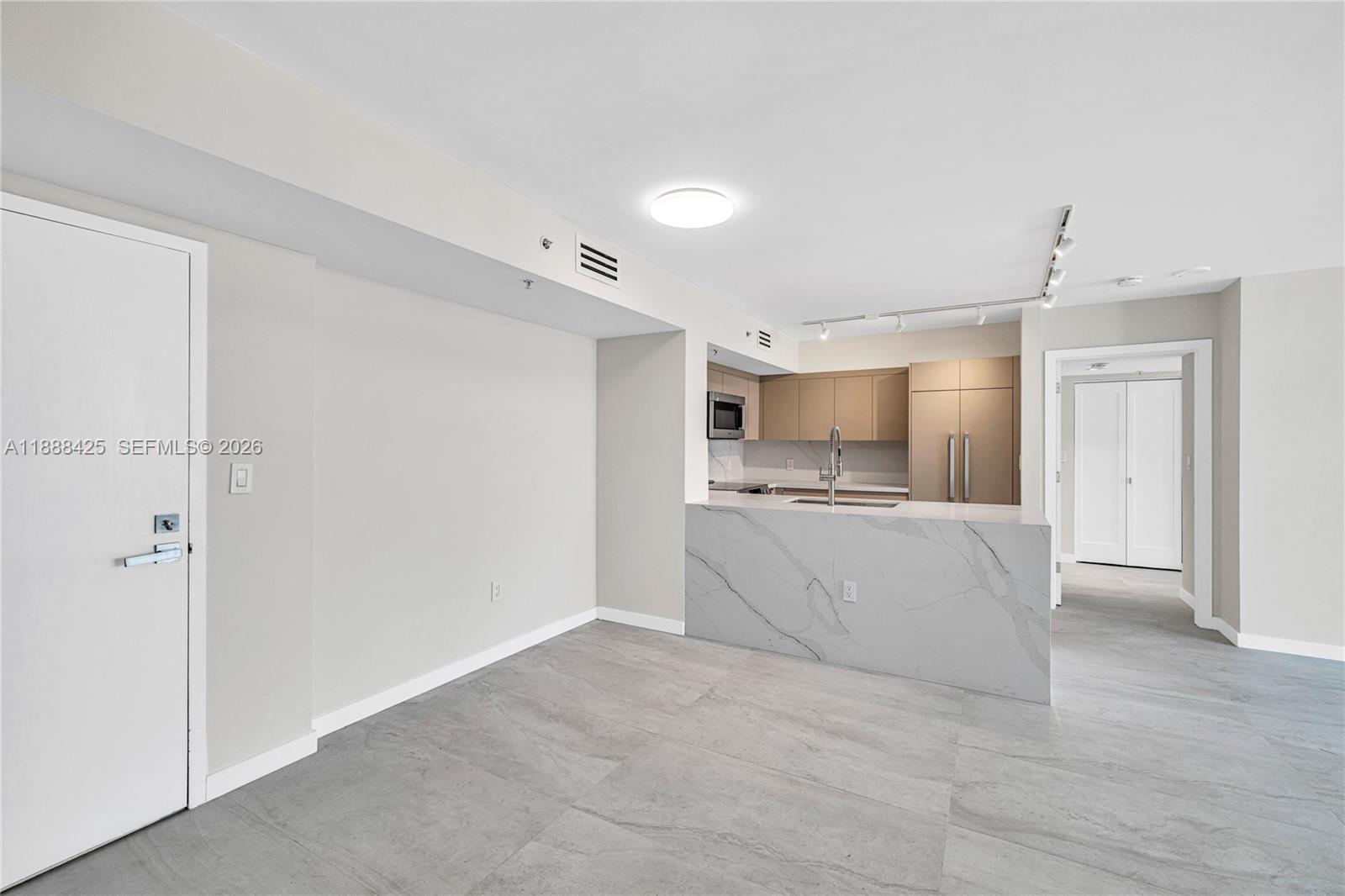 YACHT CLUB AT PORTOFINO C - Residential