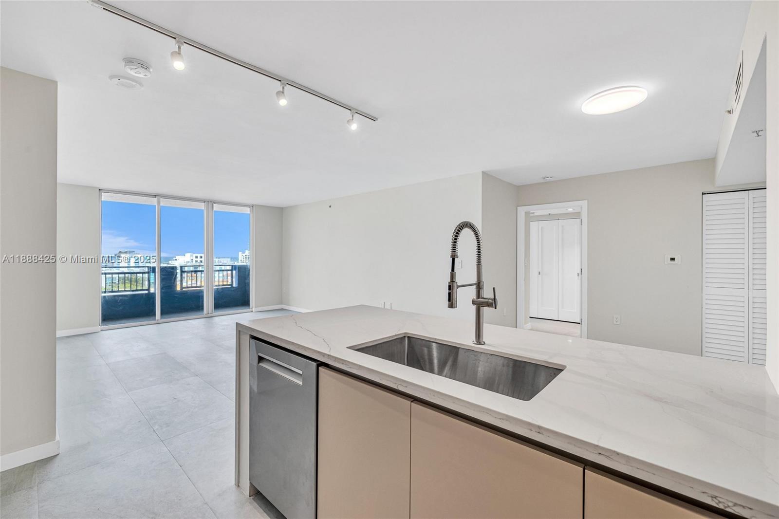 YACHT CLUB AT PORTOFINO C - Residential