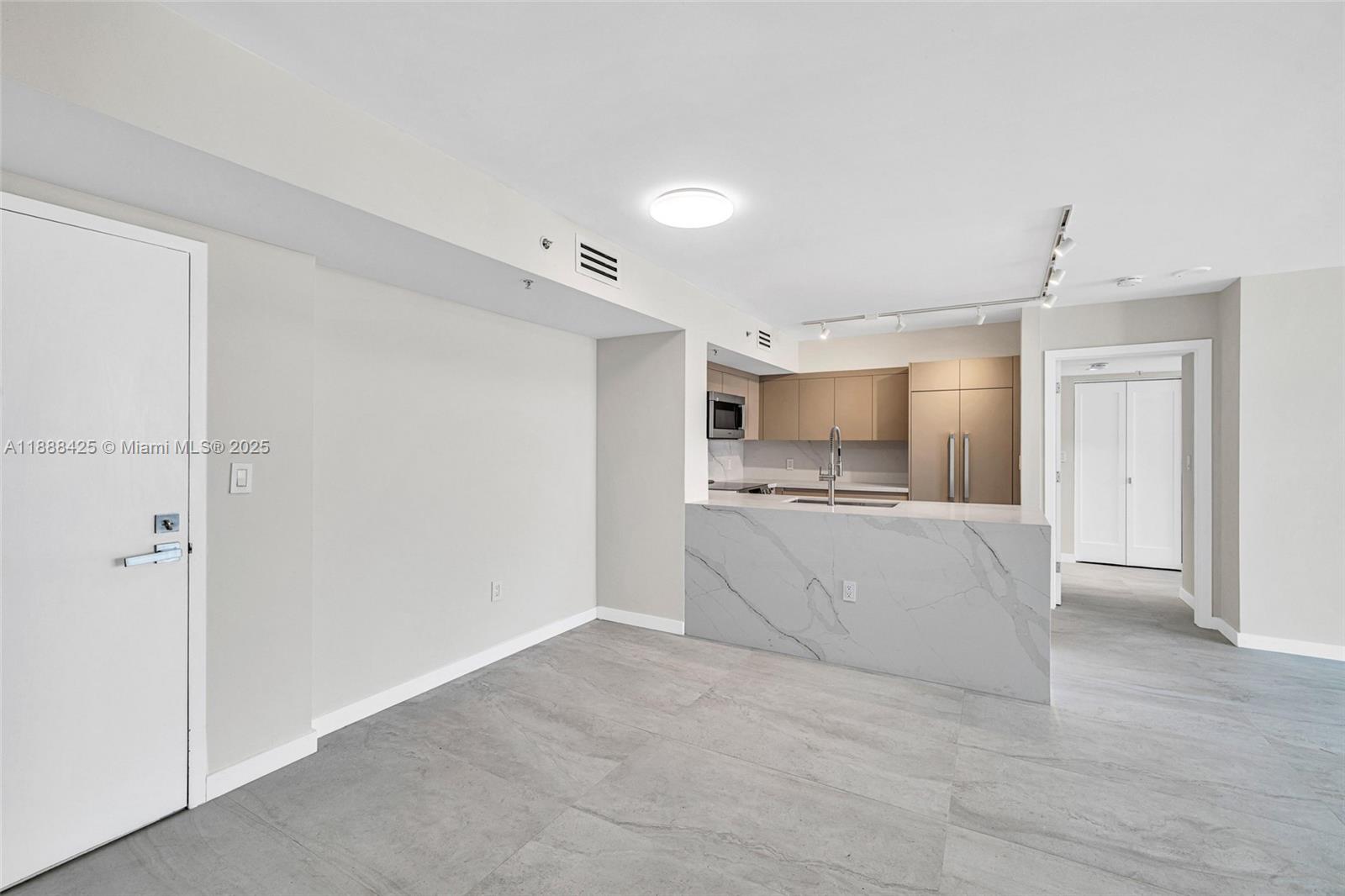 YACHT CLUB AT PORTOFINO C - Residential