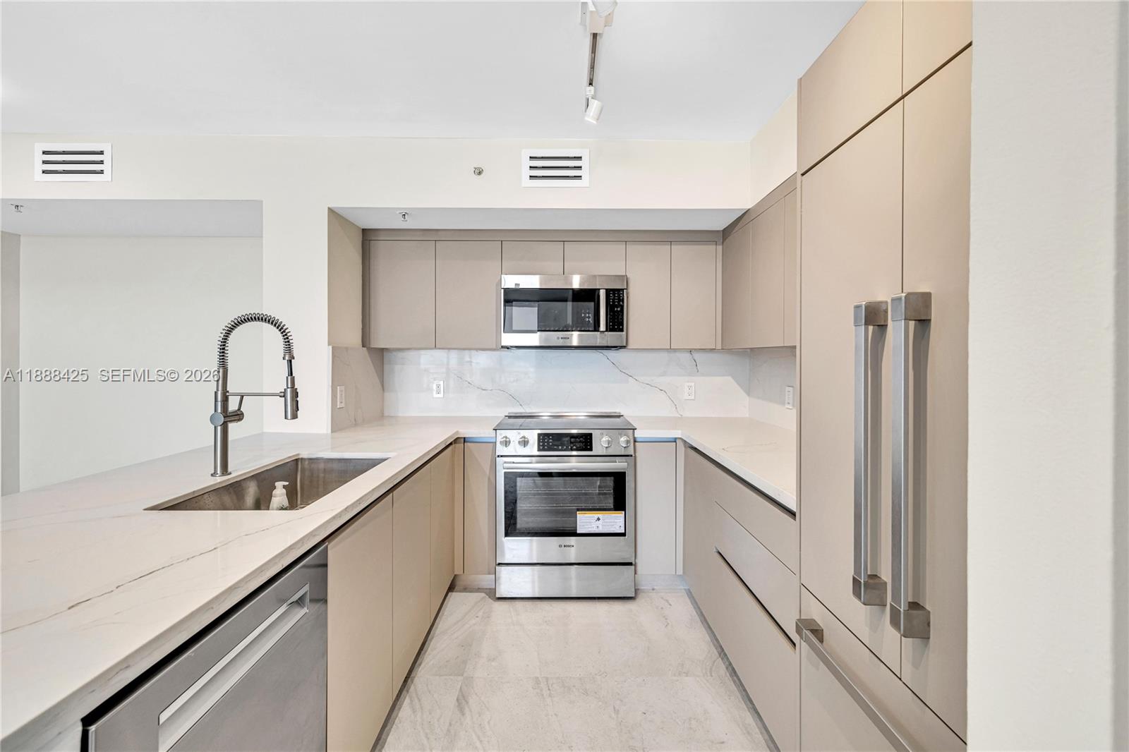 YACHT CLUB AT PORTOFINO C - Residential