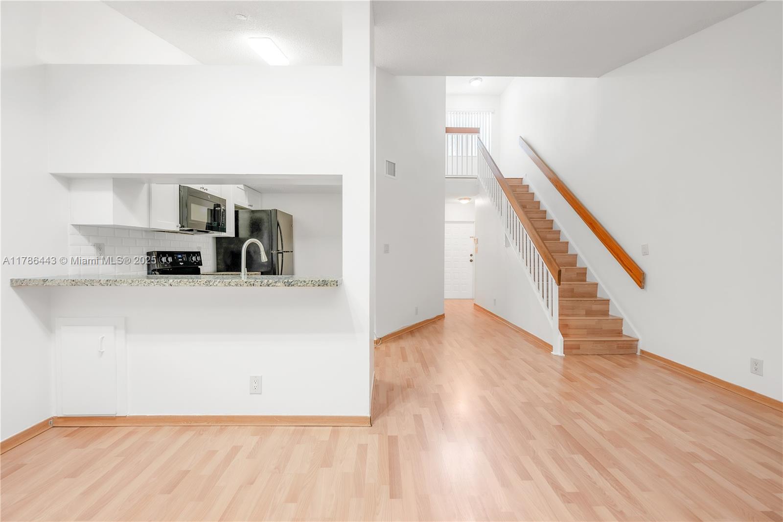Photo 1 of 14006 Sw 90th Ter 14006, Miami, Florida, $315,000, Web #: 11786443