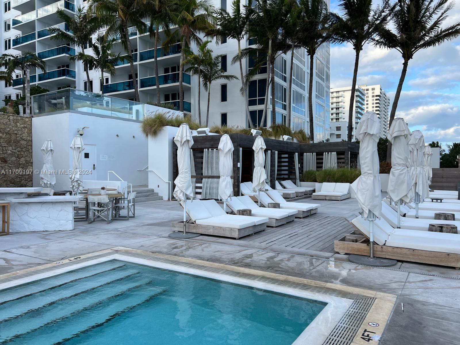 RONEY PALACE CONDO - Residential Lease