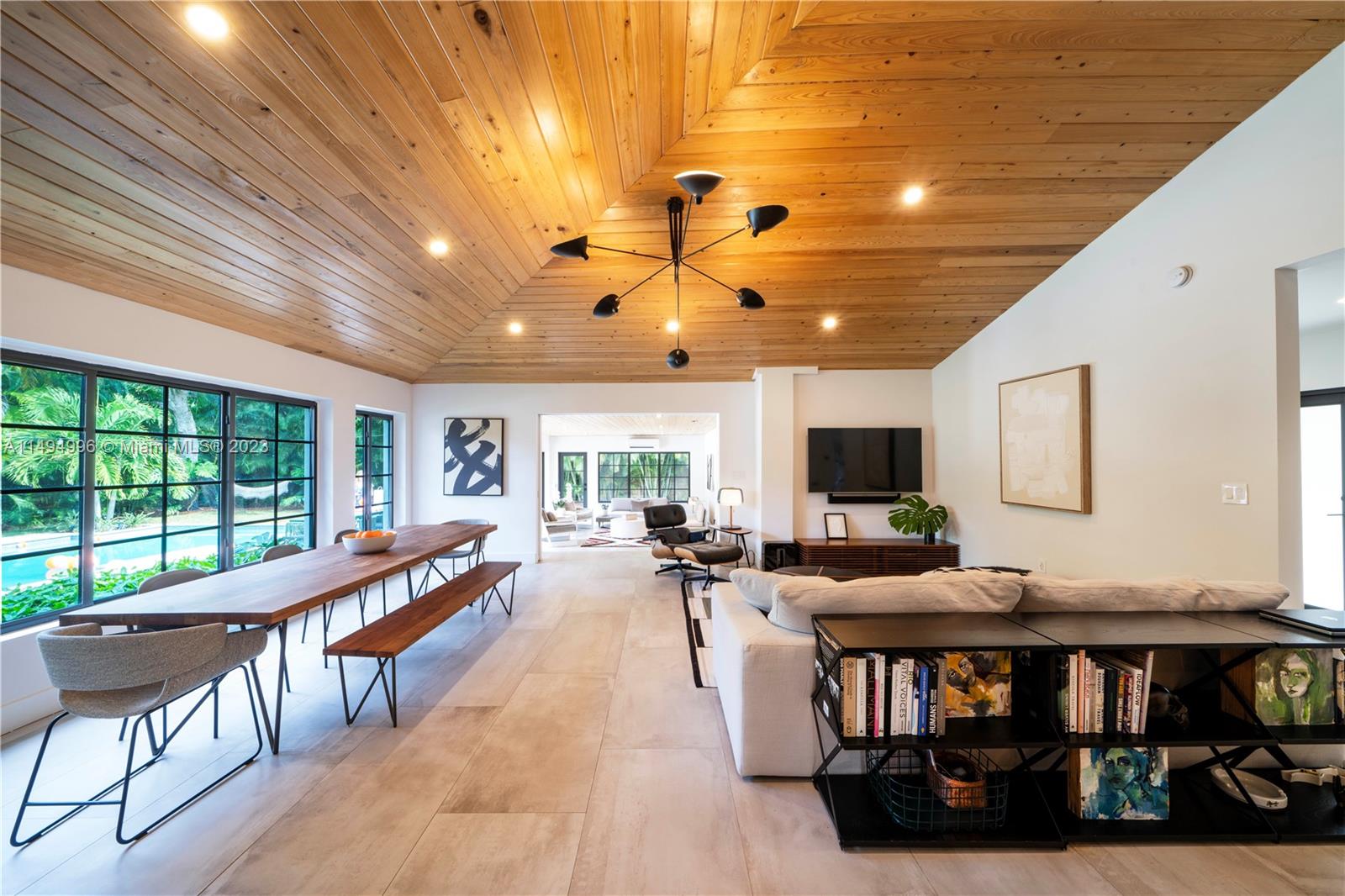 MIAMI SHORES SEC 3 - Residential