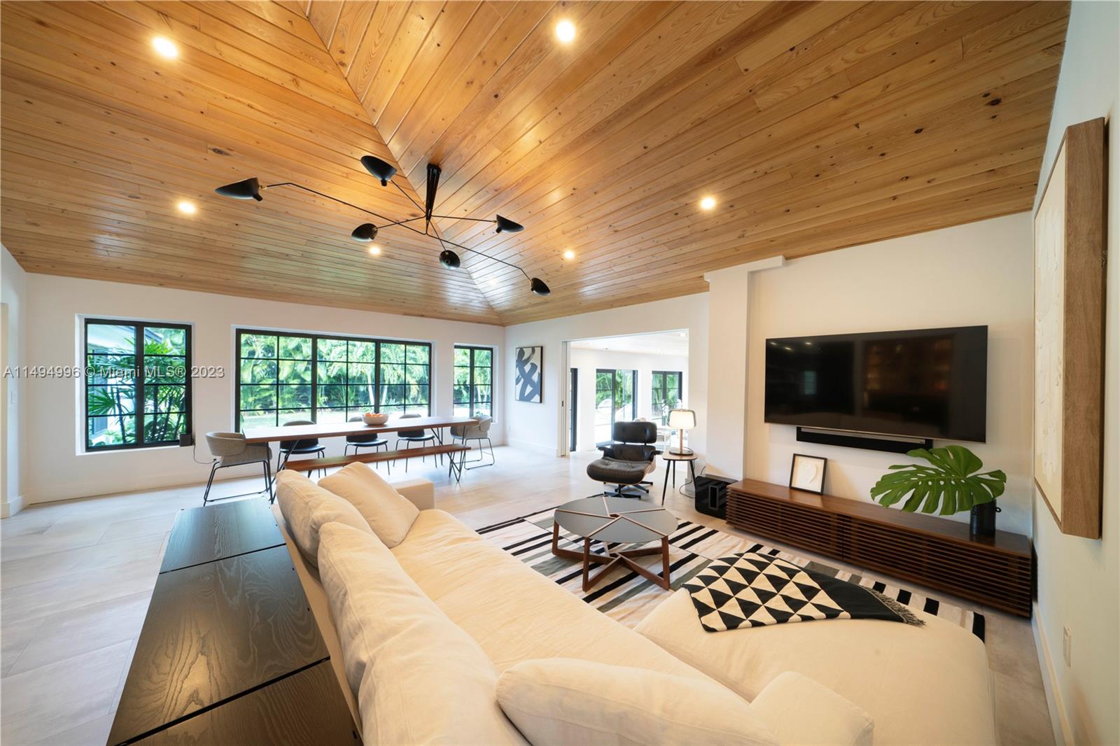 MIAMI SHORES SEC 3 - Residential