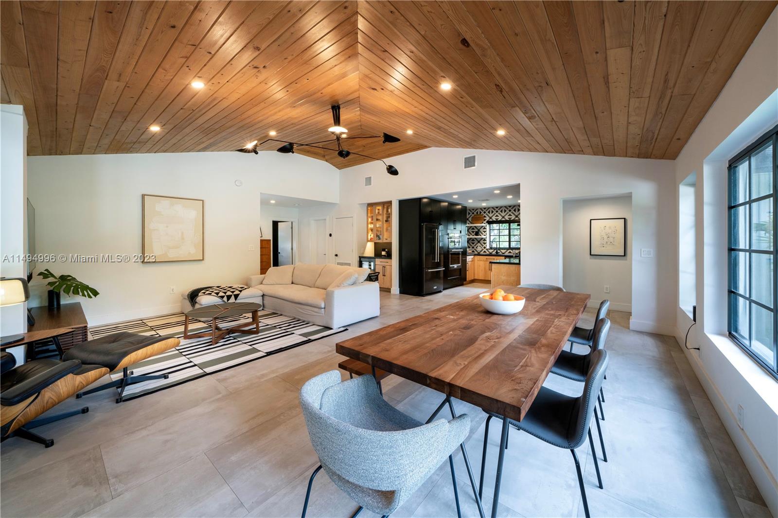 MIAMI SHORES SEC 3 - Residential