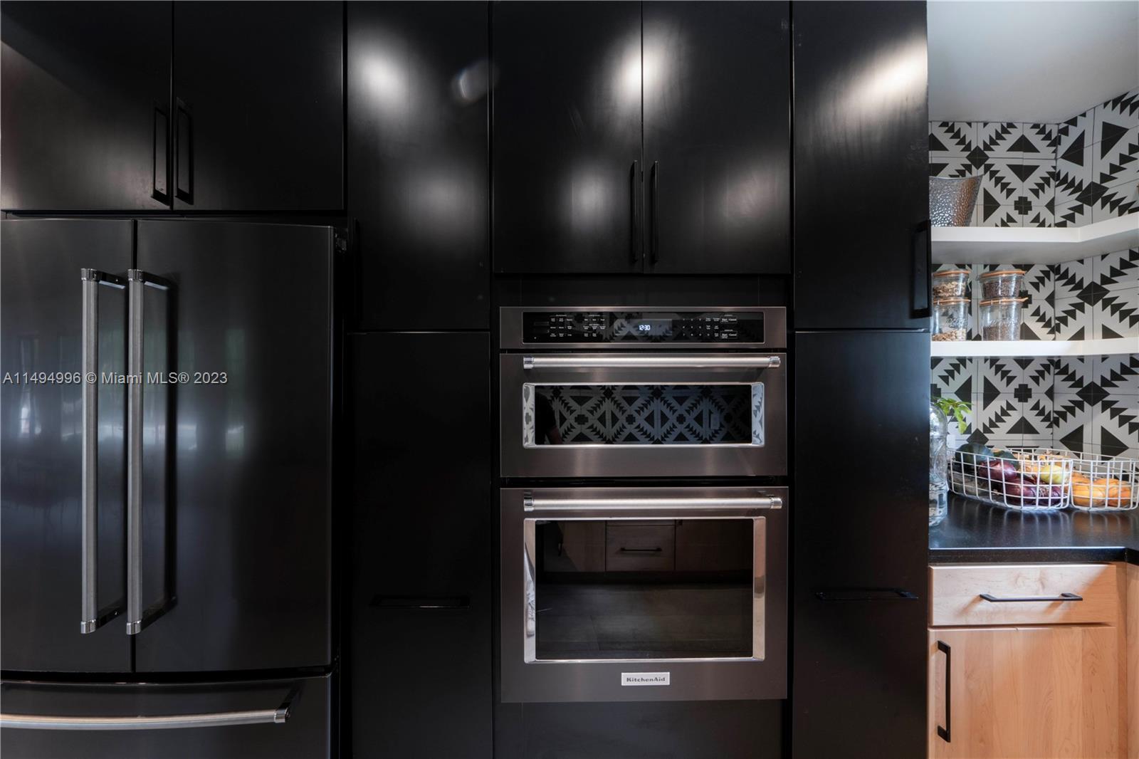 MIAMI SHORES SEC 3 - Residential