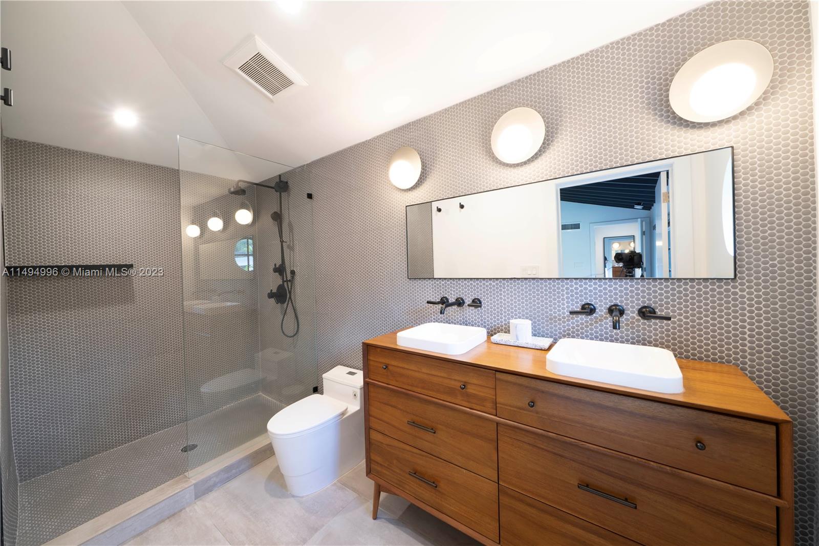 MIAMI SHORES SEC 3 - Residential