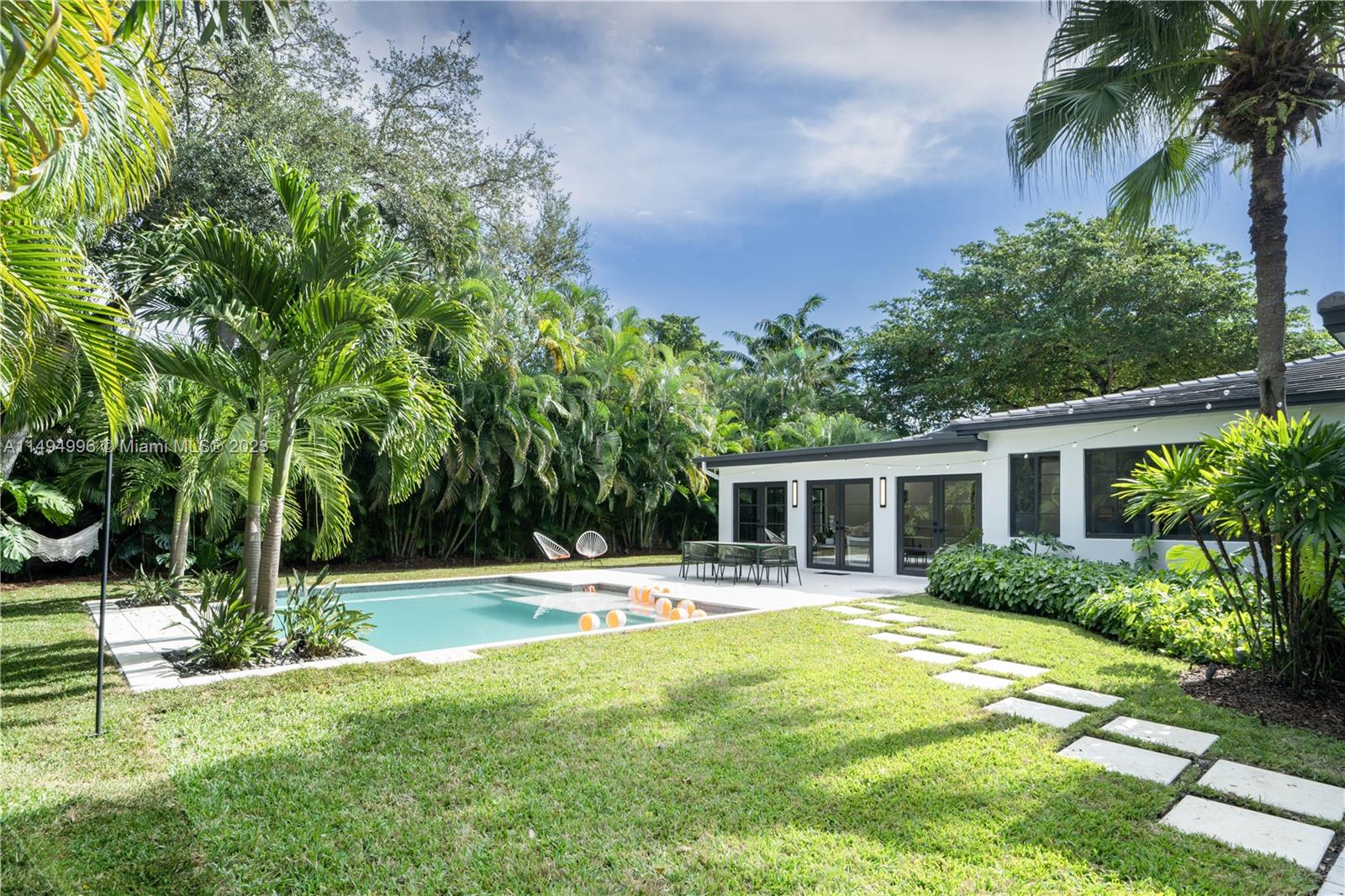 MIAMI SHORES SEC 3 - Residential