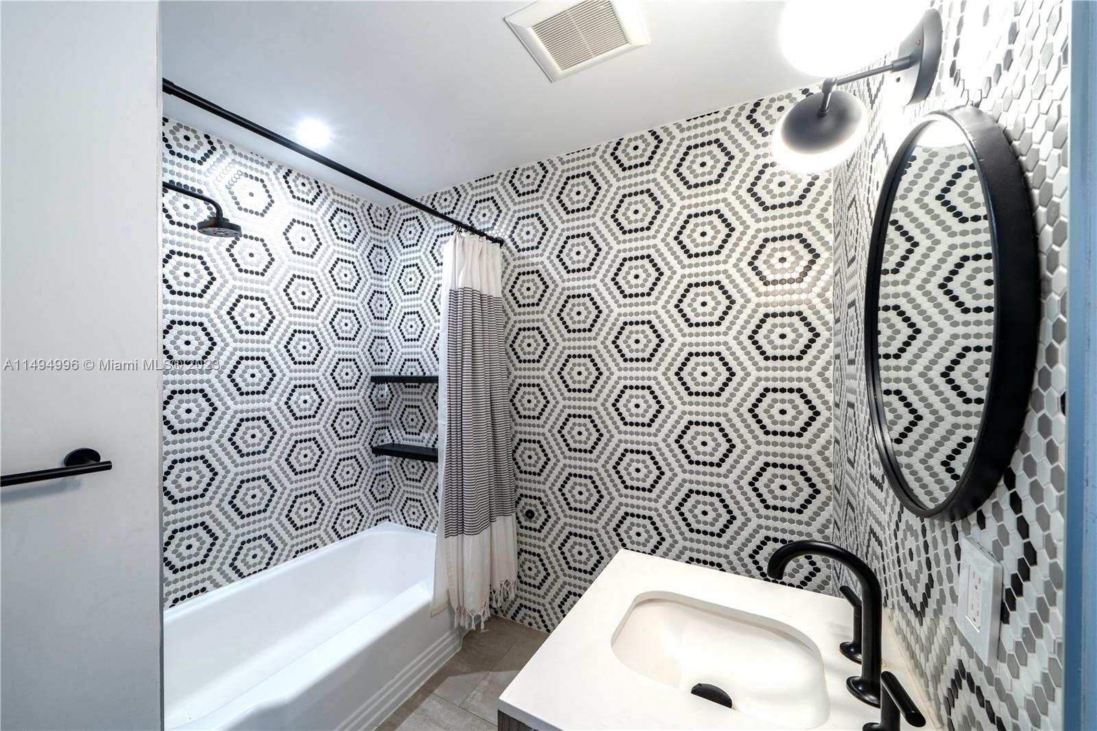 MIAMI SHORES SEC 3 - Residential