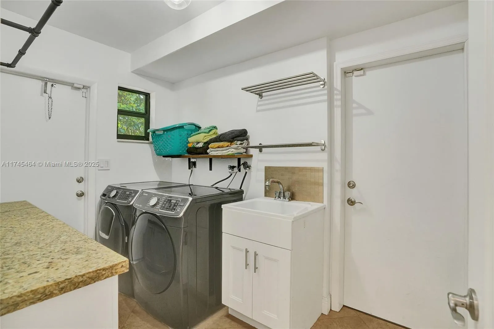 Coral Gables, Florida 33146, United States, 4 Bedrooms Bedrooms, ,3 BathroomsBathrooms,Residential,Pending,1355