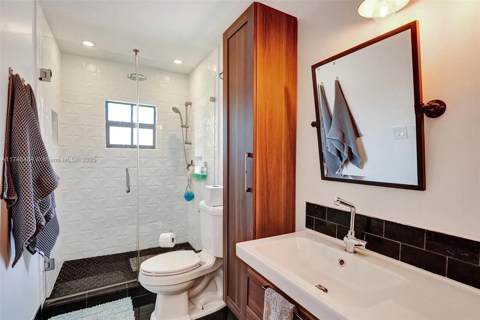 Coral Gables, Florida 33146, United States, 4 Bedrooms Bedrooms, ,3 BathroomsBathrooms,Residential,Pending,1355