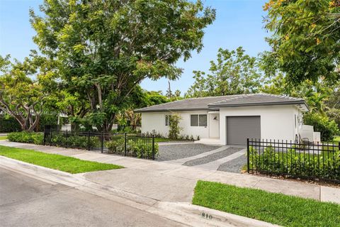 810 NW 7th St Miami FL 33136