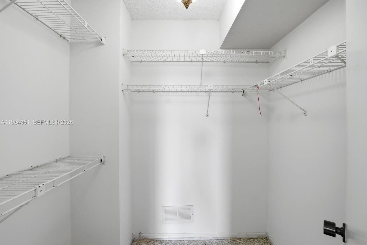 WOODLAND LAKES - Residential