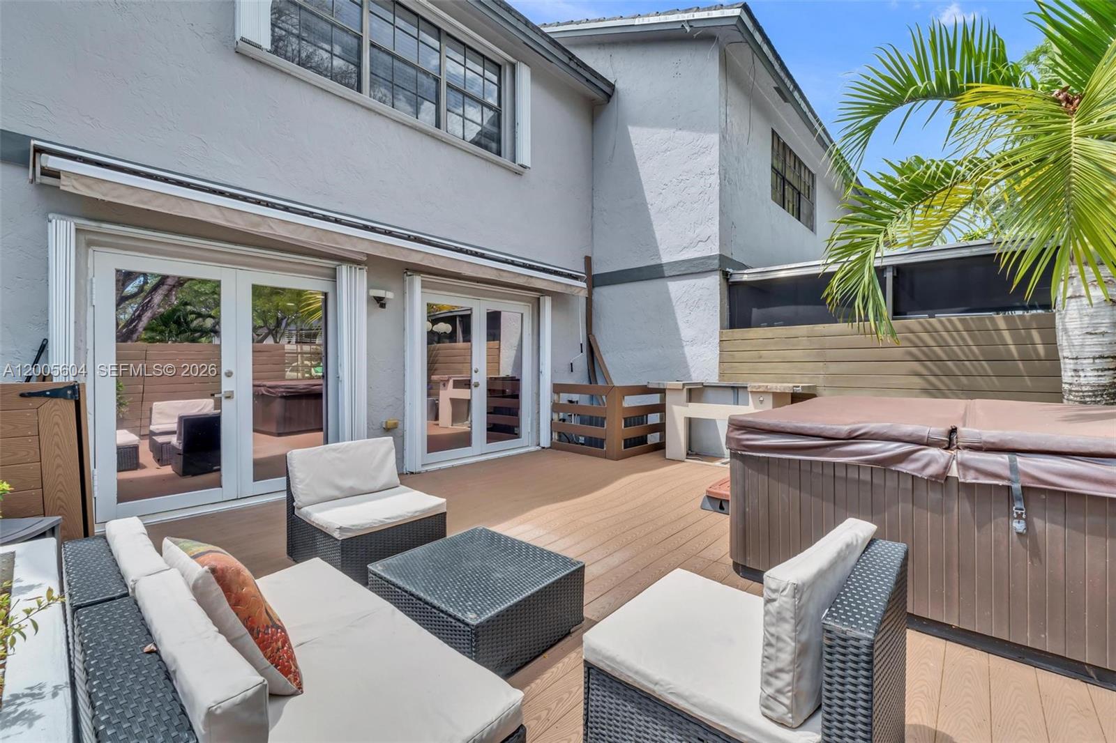 LA MAISON AT THE HAMMOCKS - Residential