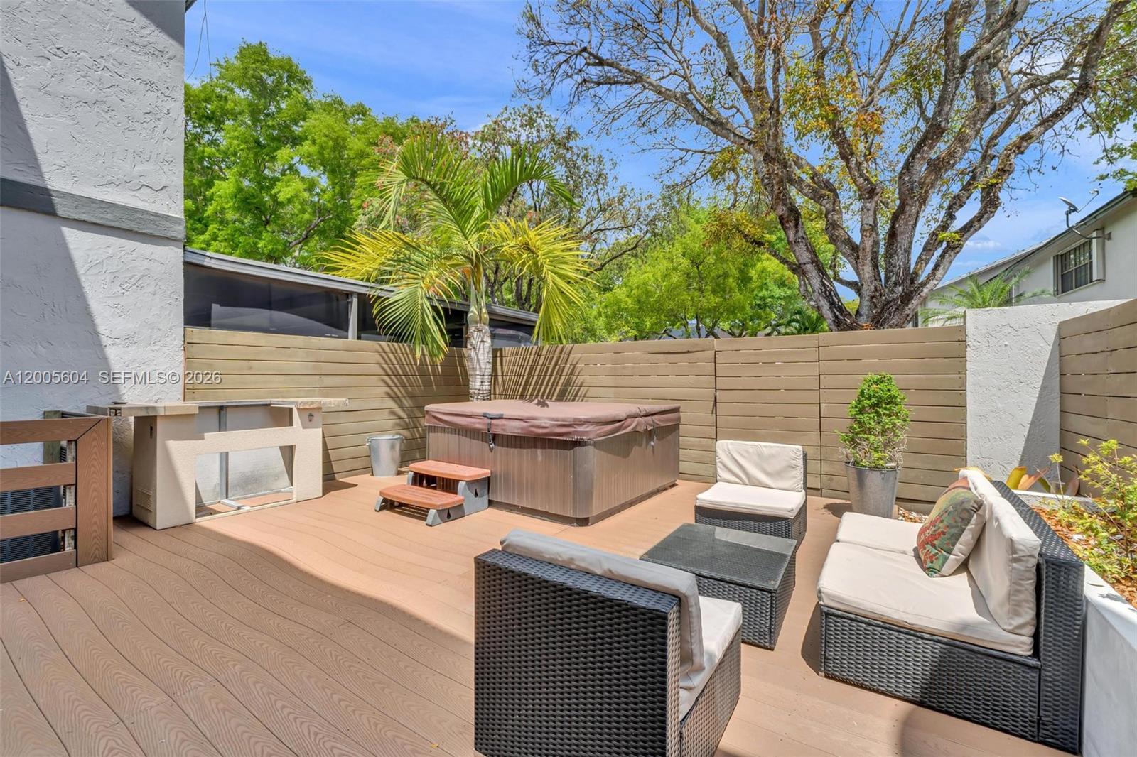 LA MAISON AT THE HAMMOCKS - Residential