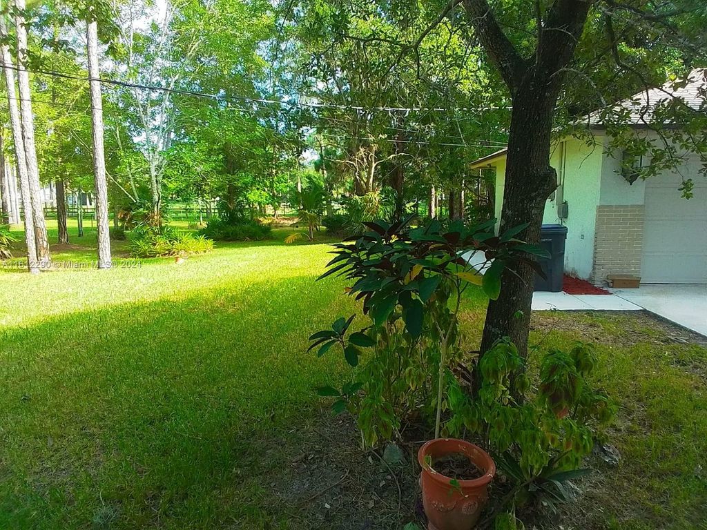 Photo of 17224 89th Pl, Loxahatchee, FL 33470 (MLS # A11612290)
