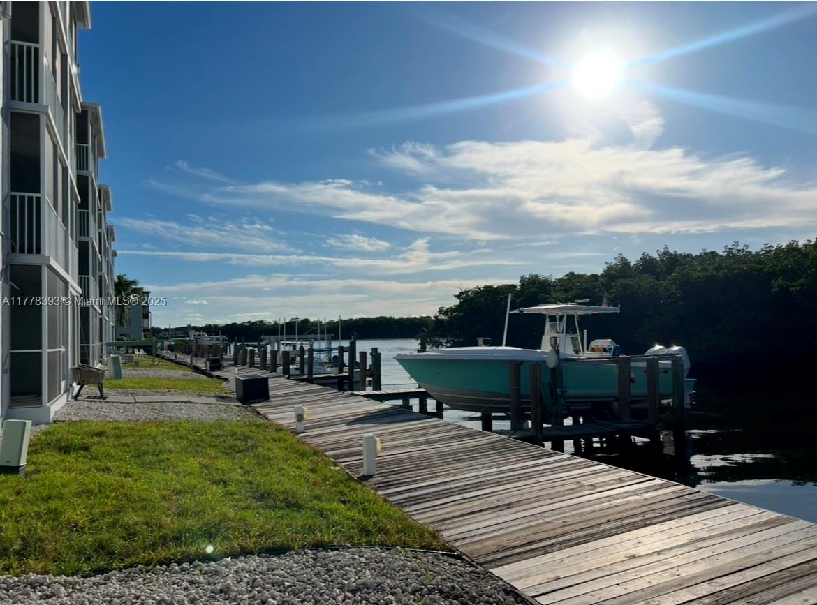 HARBOUR HALL INLET CLUB C - Residential Lease