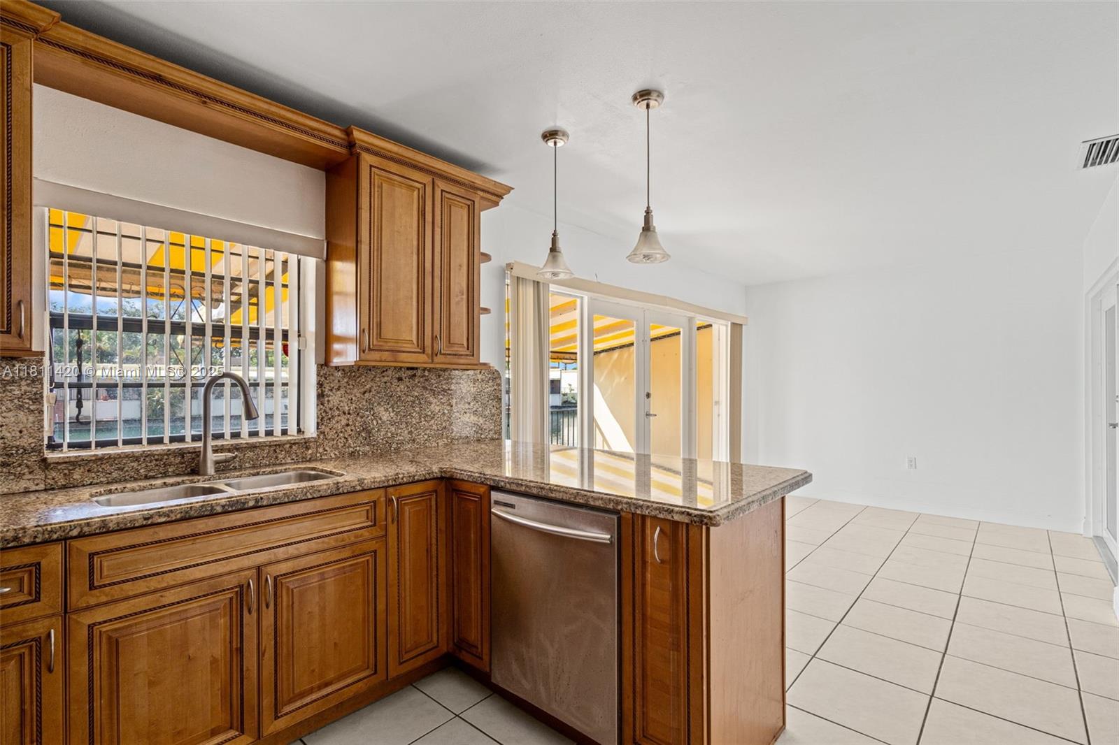 MIAMI LAKES LOCH LOMOND W - Residential