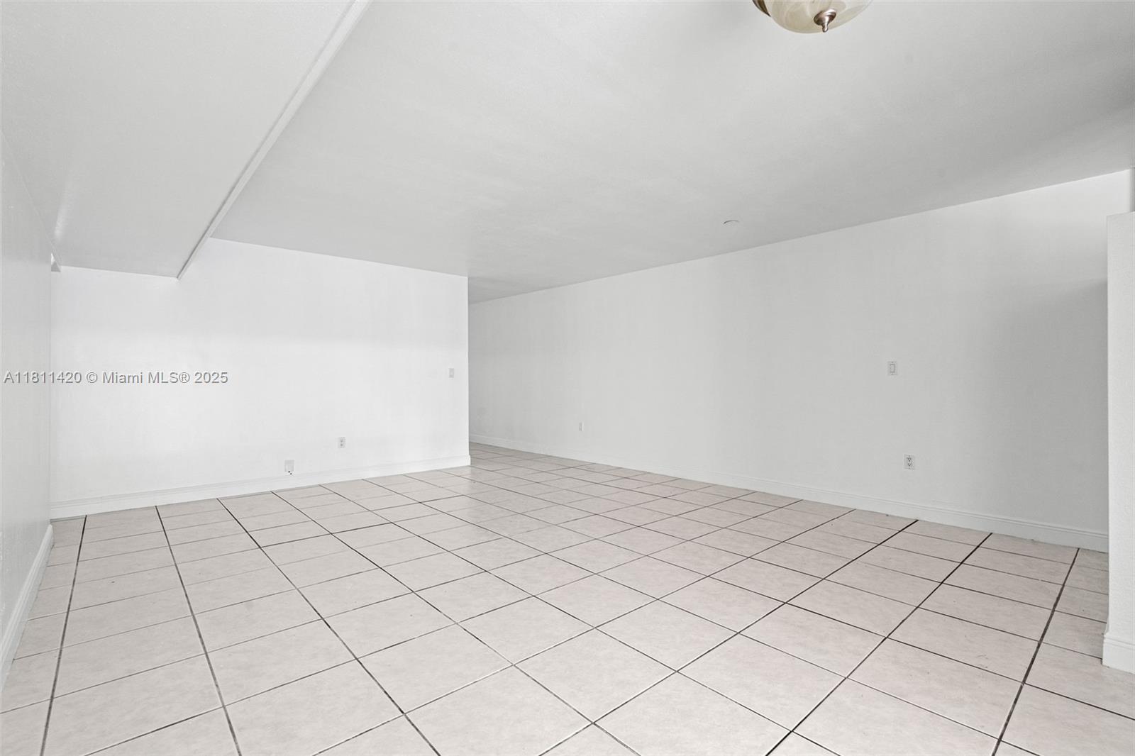 MIAMI LAKES LOCH LOMOND W - Residential