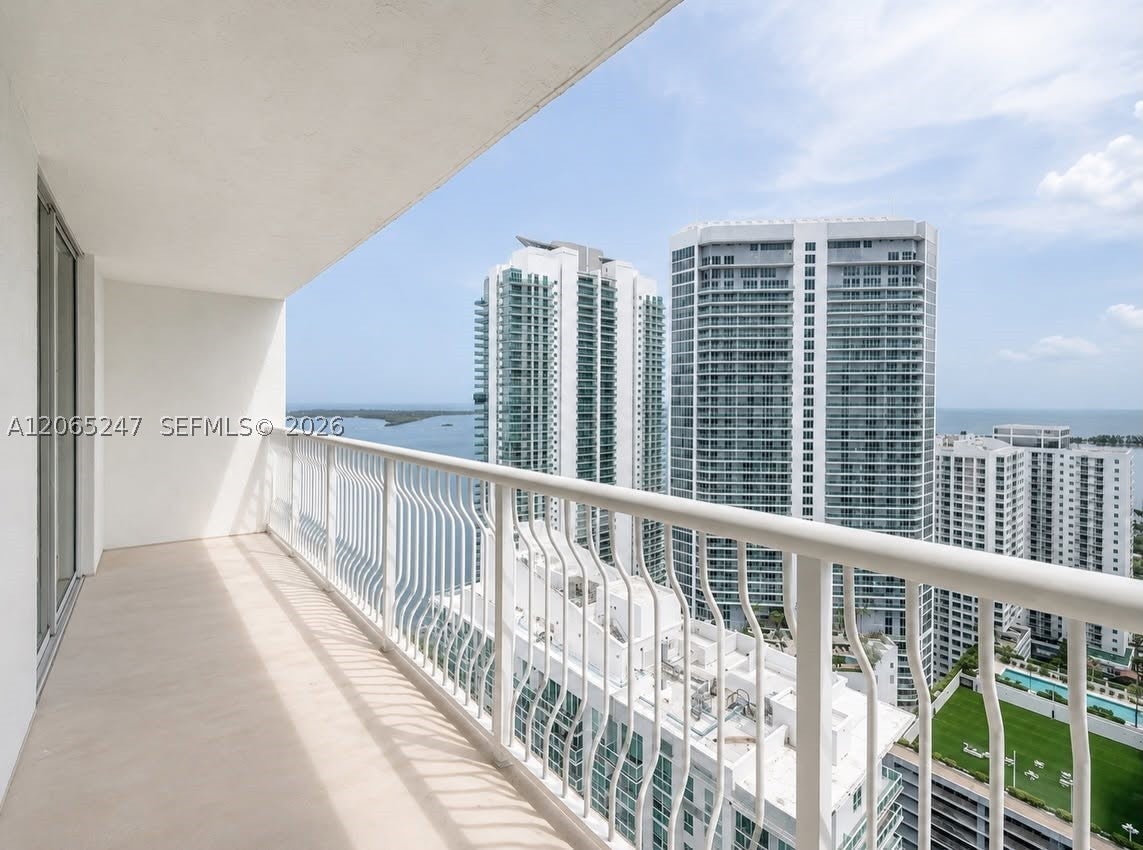 1200 Brickell Bay Dr 3821