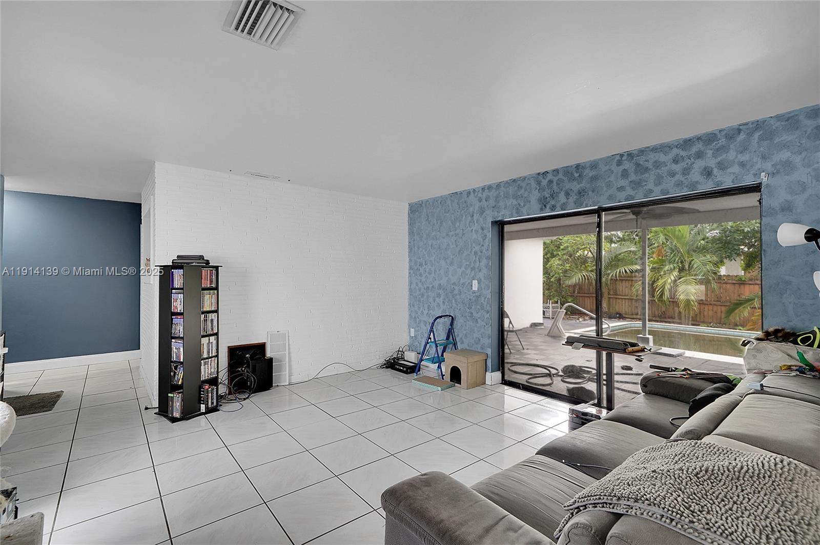 MIRAMAR SEC 10 - Residential