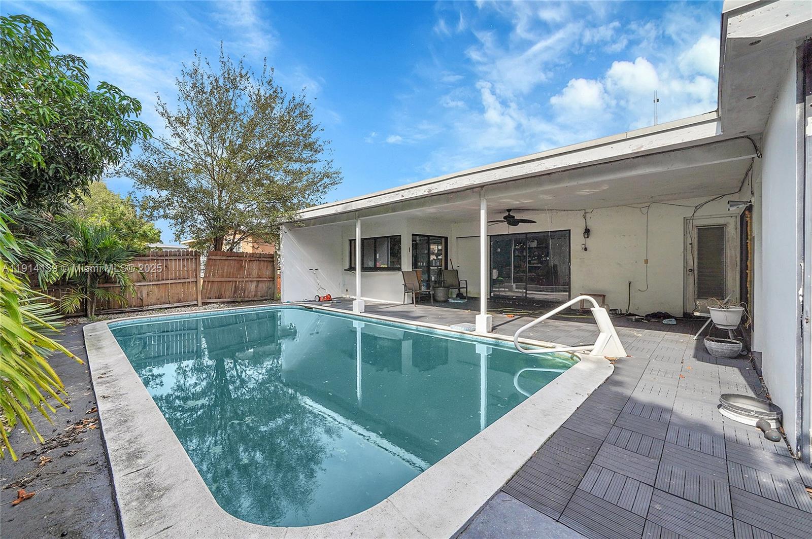 MIRAMAR SEC 10 - Residential