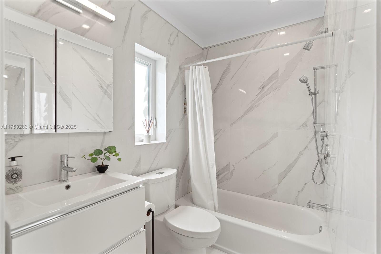 REV PL SEC 2 CC ESTATES - Residential