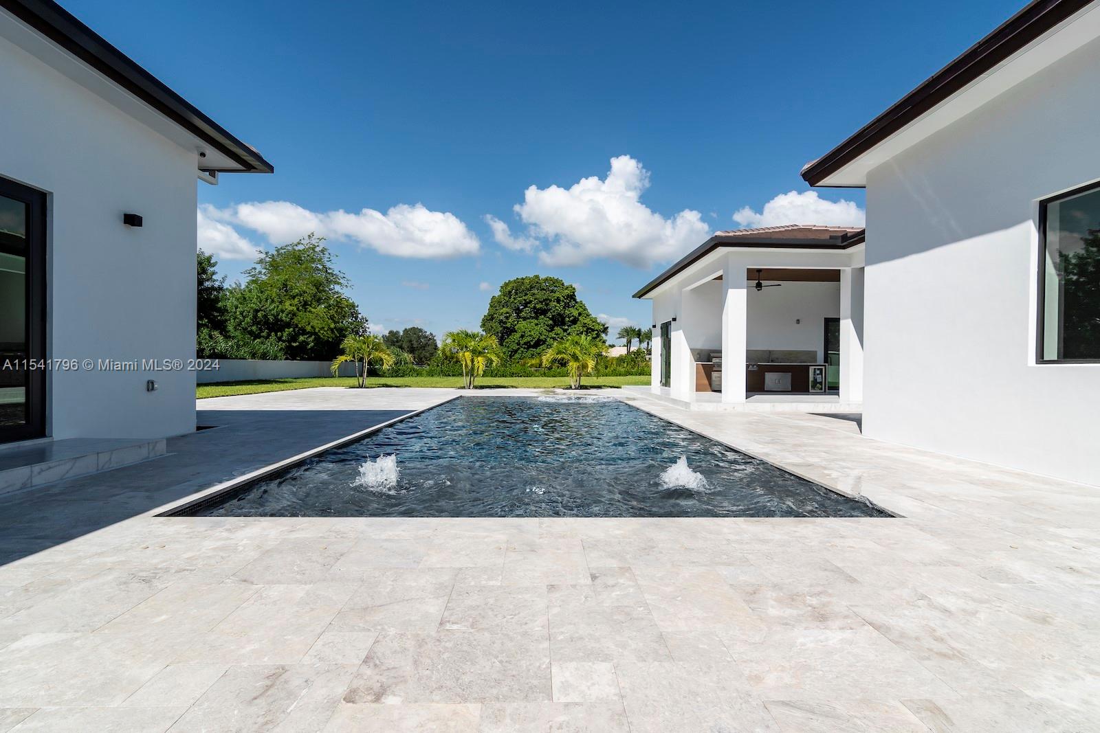 SWEETWATER ESTS SUB - Residential