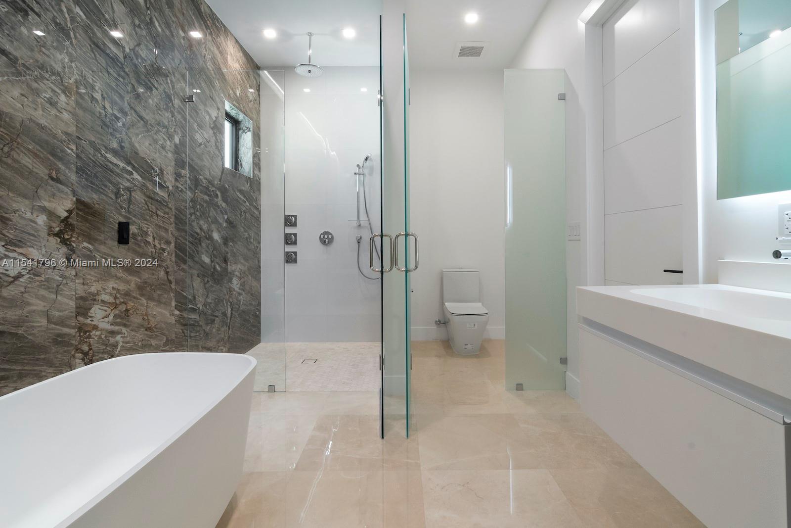 SWEETWATER ESTS SUB - Residential