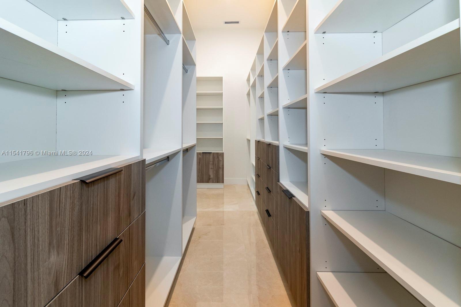 SWEETWATER ESTS SUB - Residential