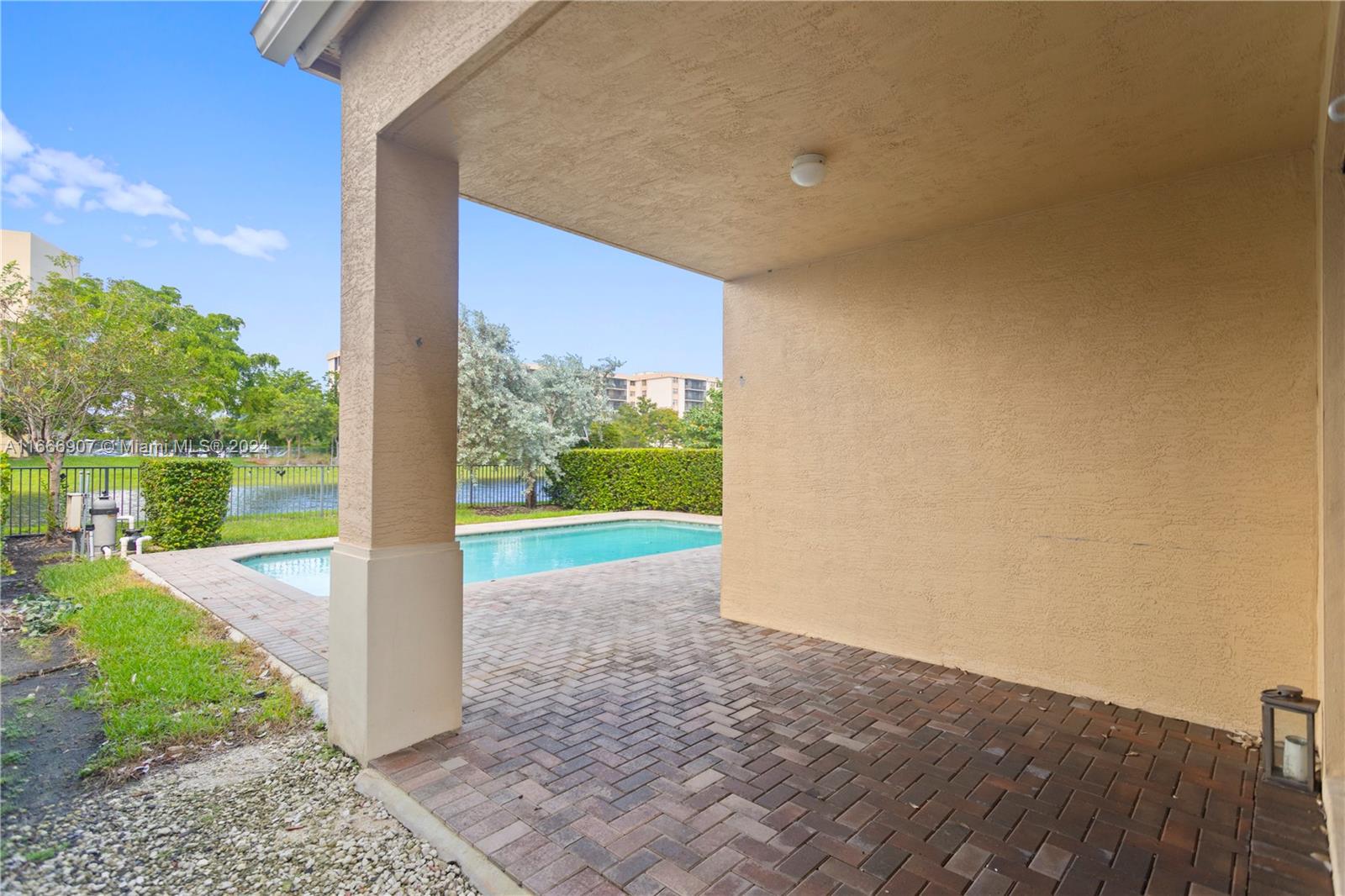 CHAMPION LAKES - Residential Lease