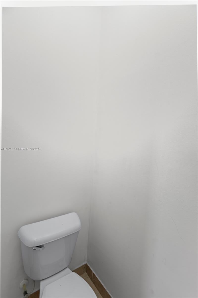 CHAMPION LAKES - Residential Lease