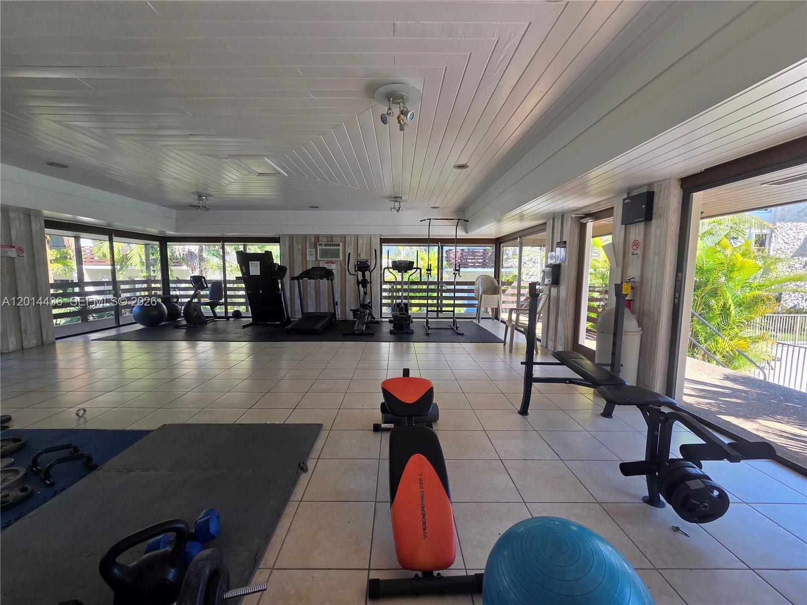 DADELAND CAPRI CONDO - Residential