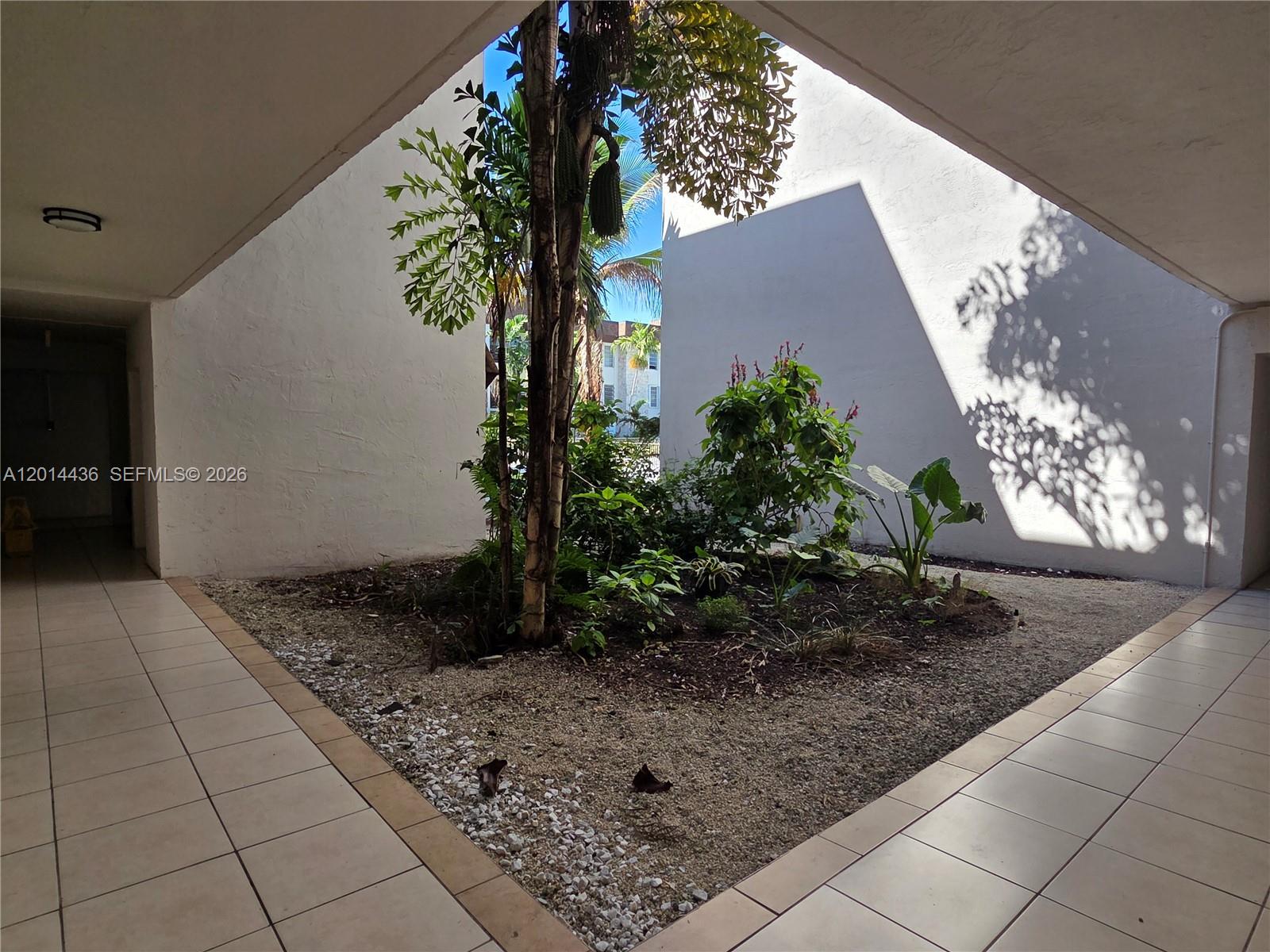 DADELAND CAPRI CONDO - Residential