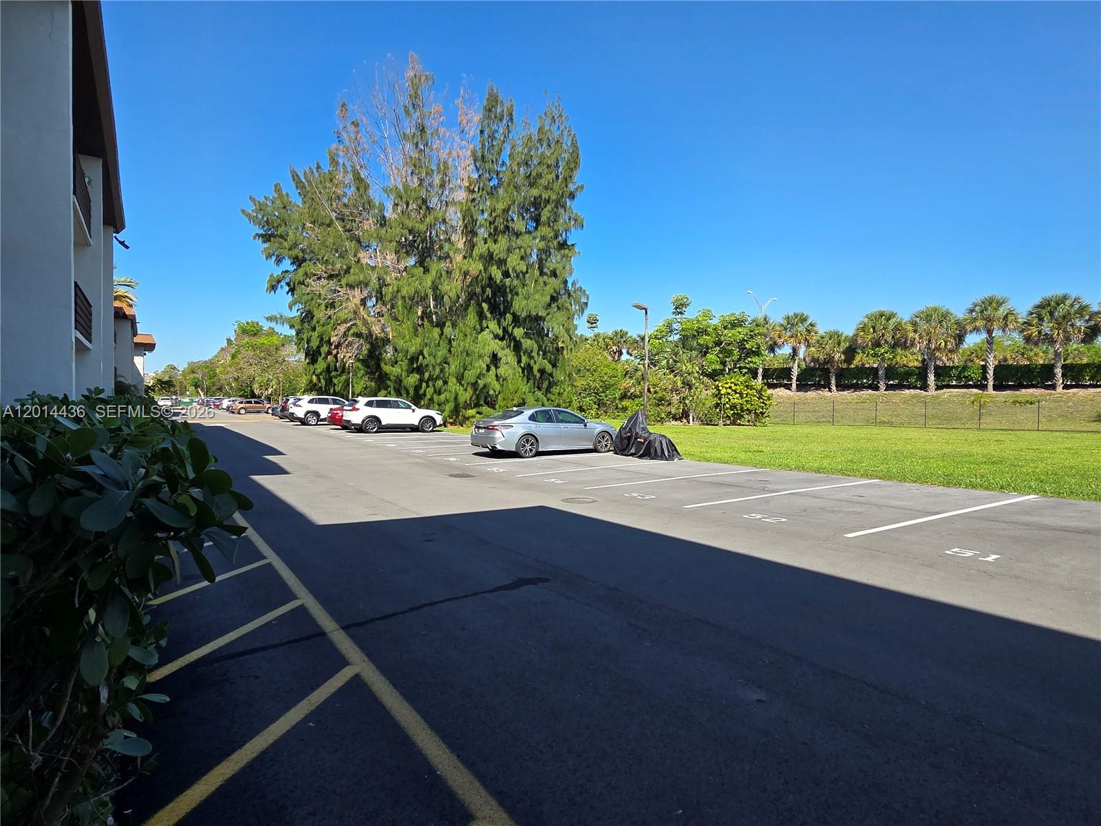 DADELAND CAPRI CONDO - Residential
