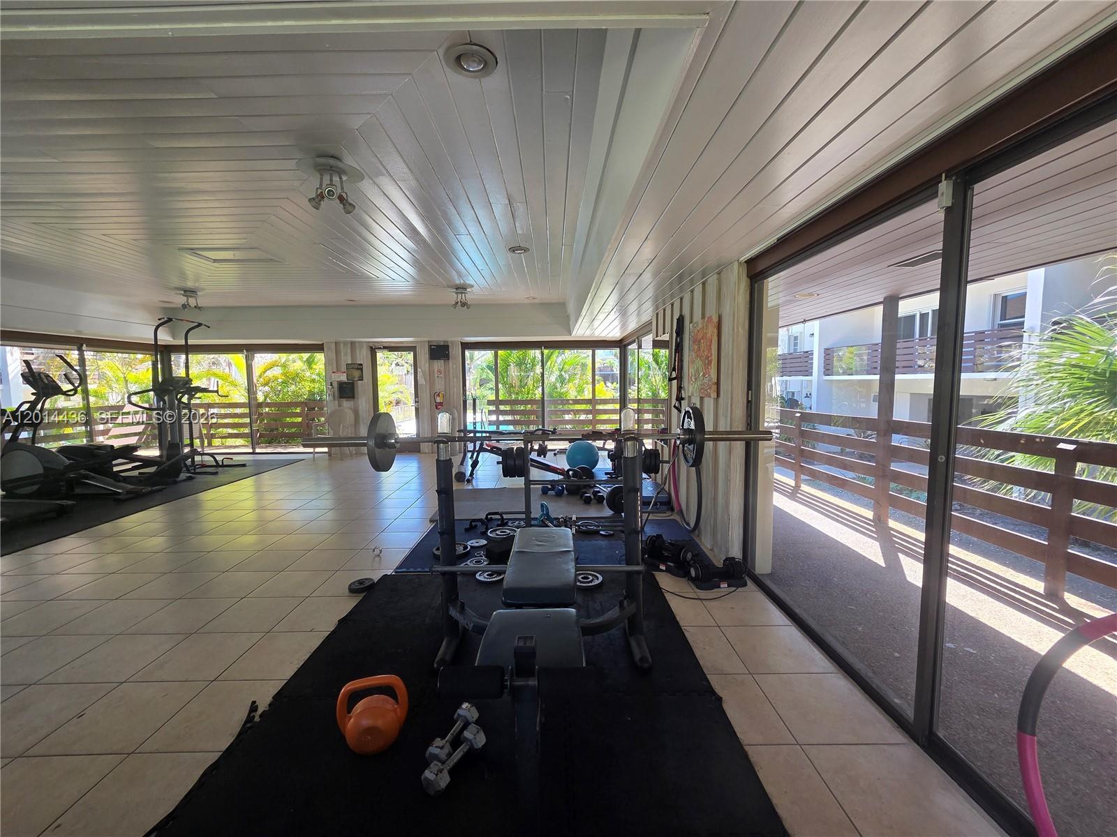 DADELAND CAPRI CONDO - Residential