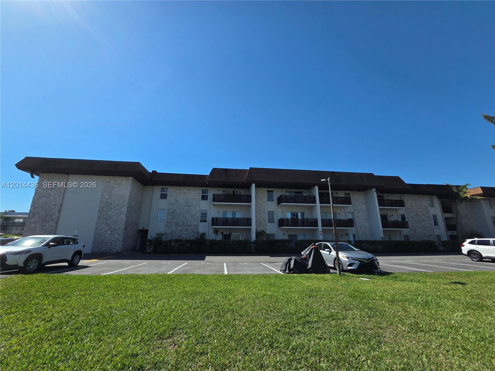 DADELAND CAPRI CONDO - Residential