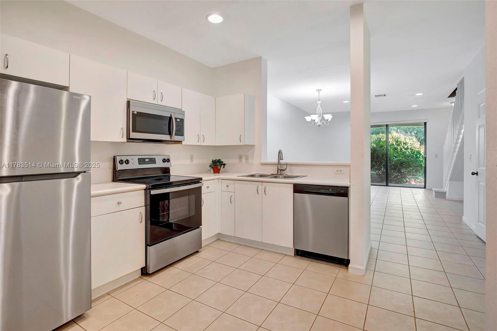 3873 Tree Top Dr