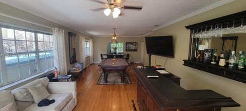 3325 Alton Rd Miami Beach FL 33140