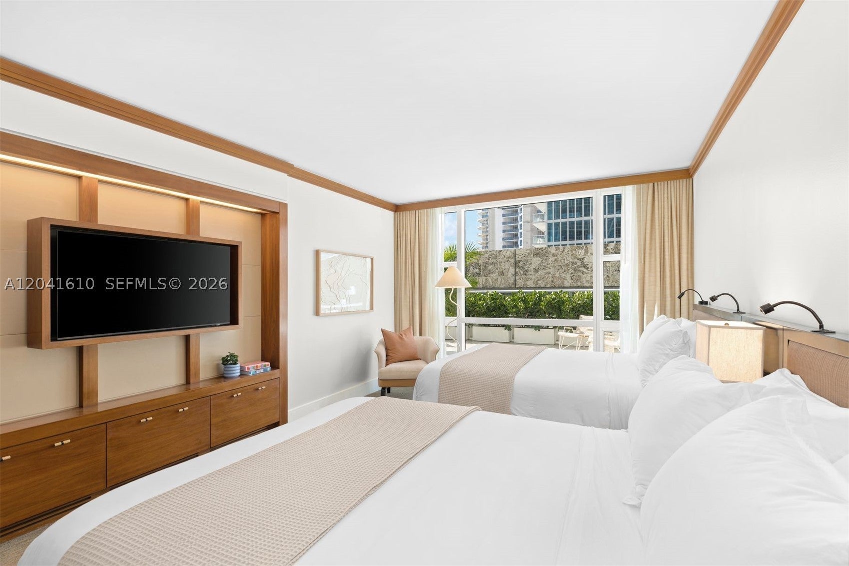 6801 Collins Ave DOOR 606