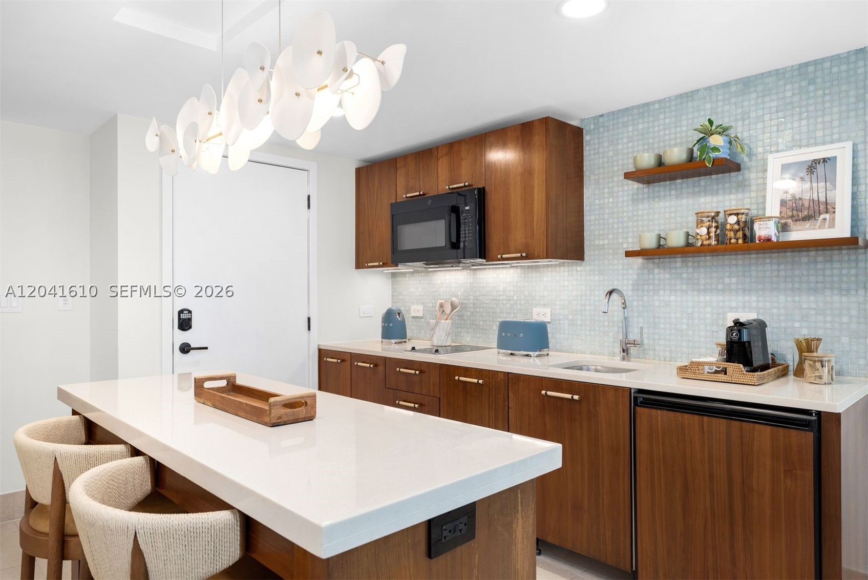 6801 Collins Ave DOOR 606