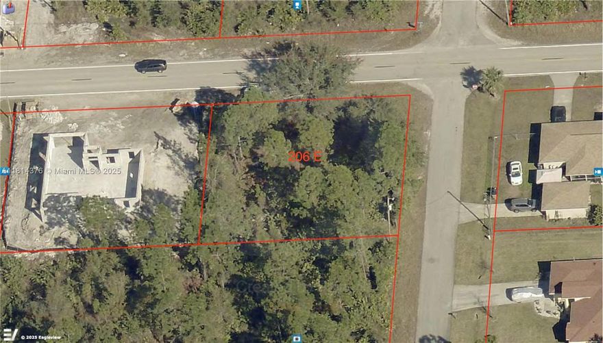 One of the last remaining lots in this area, with many new developments, quiet street, close to the shopping centers, schools and important highways. Don't loose the chance to build your desired home, survey available.
Go directly. No sign. Corner lot. For better price selling together with 2719 W 50 ST LEHIGH ACRES.