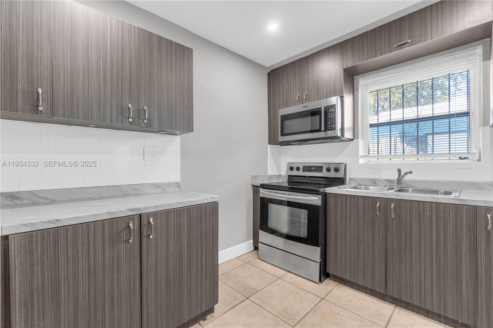 7TH AVENUE HIGHLANDS - Residential Income