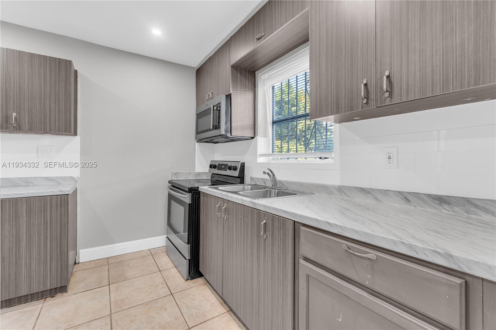 7TH AVENUE HIGHLANDS - Residential Income