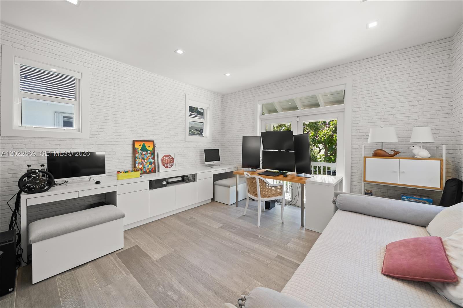 SHAW PROPERTY - Residential