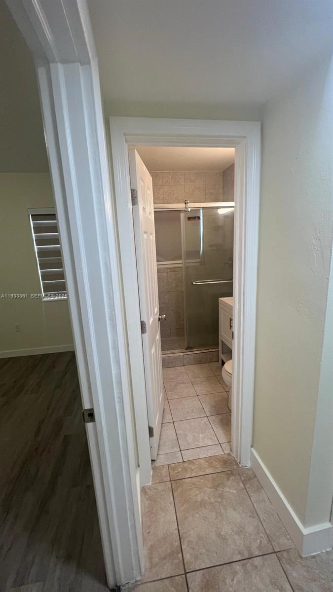 CRAVERO LAKE SHORE ESTATE - Residential Lease