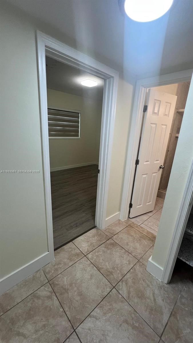 CRAVERO LAKE SHORE ESTATE - Residential Lease