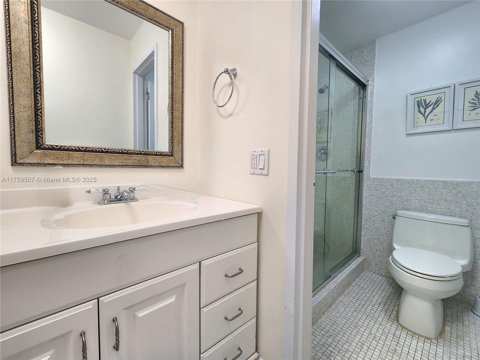 ALEXANDER TOWERS CONDO - Residential Lease