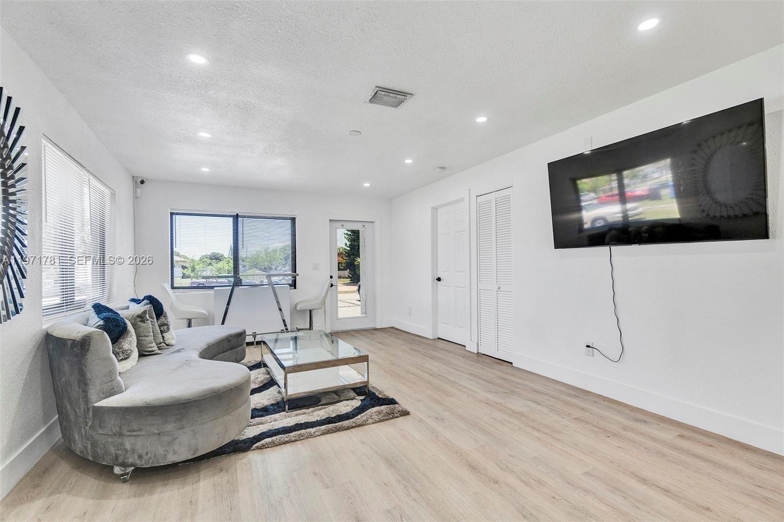 CARVER RANCHES - Residential